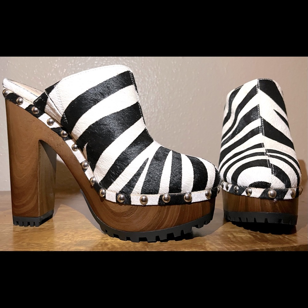 Jessica Simpson 8.5 Zebra Print Platform Mules/Clogs